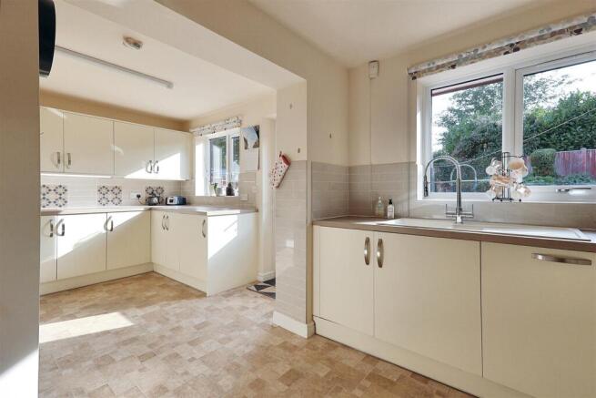 Marshall Close Calverton, Nottingham, NG14 6RE