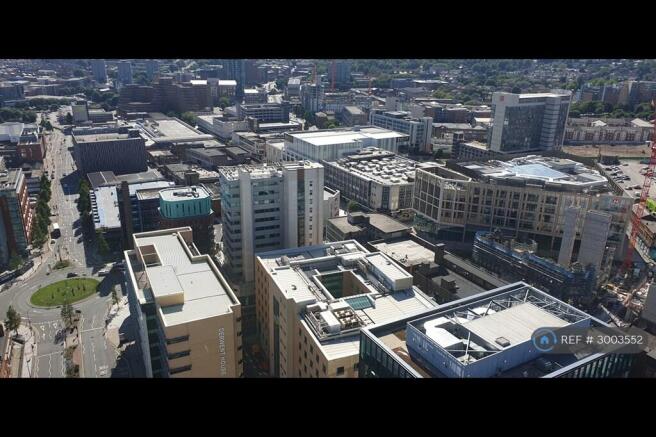 2 bed Penthouse to rent Image 12