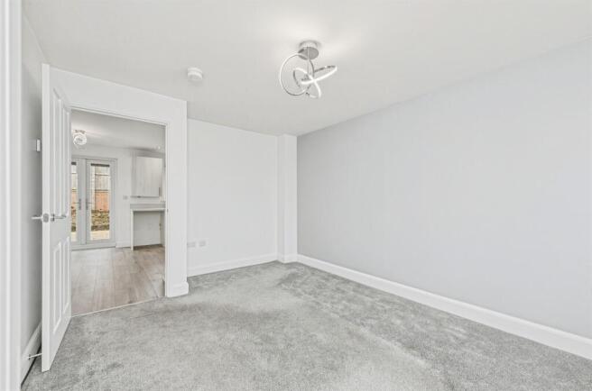 3 bed Semi-Detached for sale Image 10