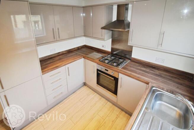 3 bed Town House to rent Image 8