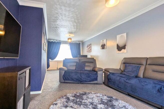 3 bed Semi-Detached for sale Image 4
