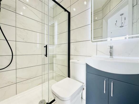 Bedroom 2 En suite
