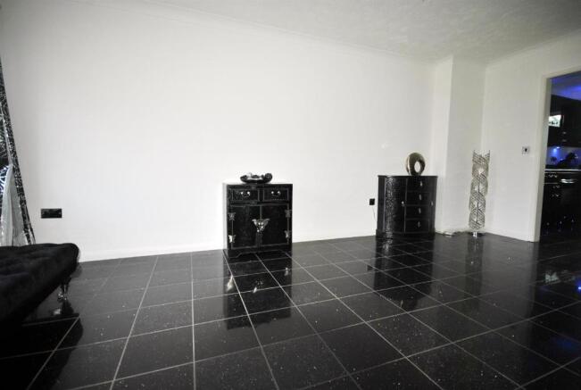 Livingroom3.jpg
