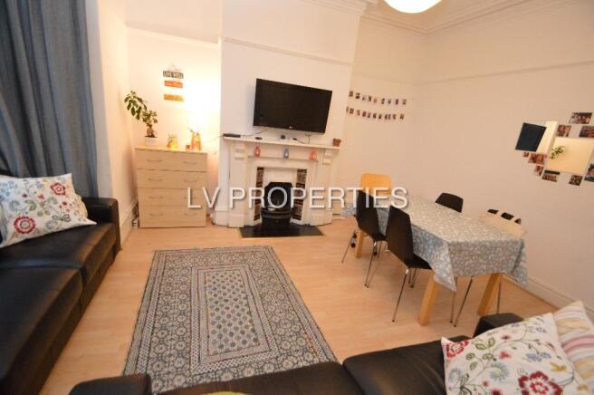 6 bed Terraced to rent Image 12