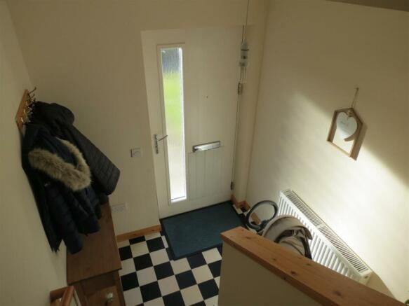 Entrance vestibule & hallway