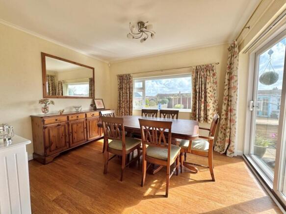 Wycliffe Avenue, Melton Mowbray photo 4