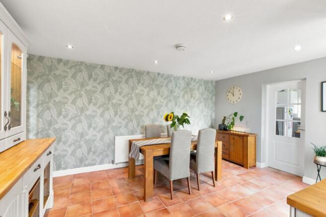 4 bed Detached for sale Image 8