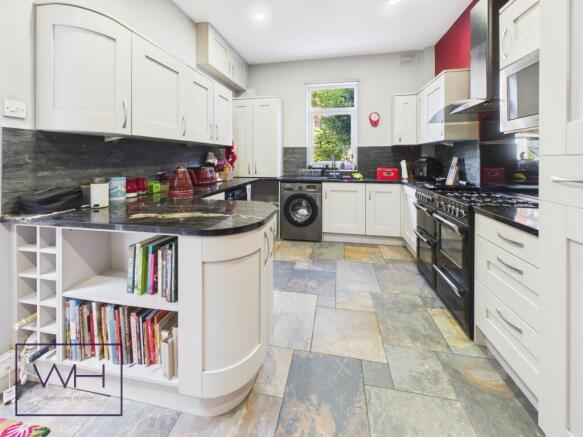 4 bed Terraced for sale Image 4
