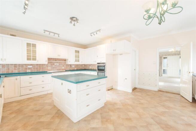 Kitchen/Breakfast Rm