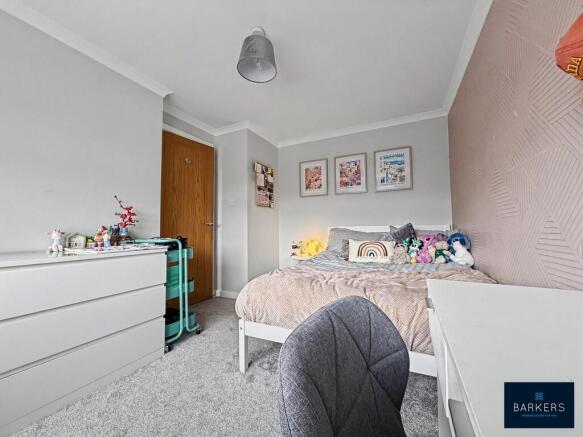 4 bed Semi-Detached for sale Image 9