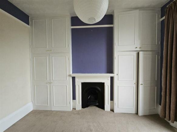 BEDROOM 2