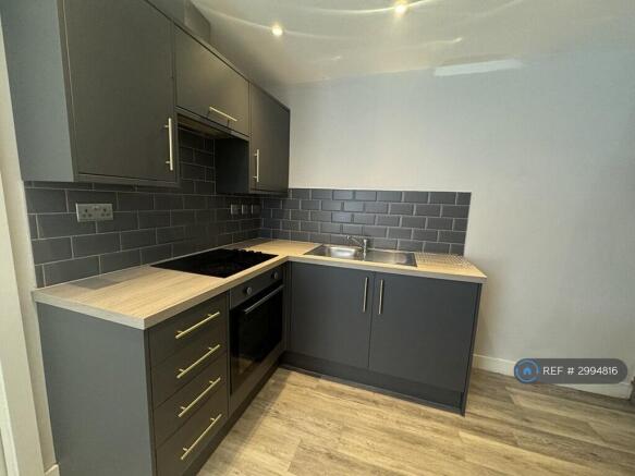 1 bed Flat to rent Image 4
