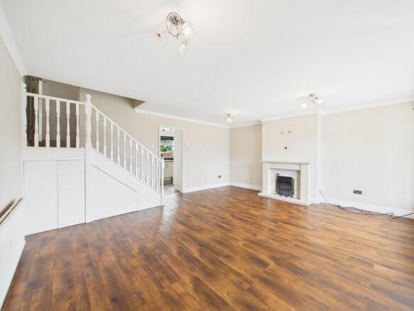 LIVING/ DINING ROOM
