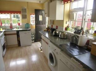 KITCHEN: