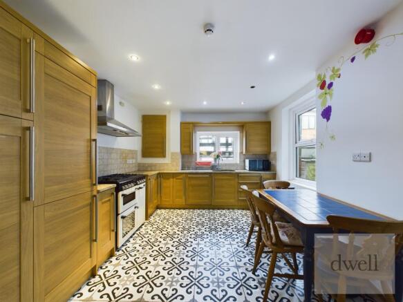 1 bed House Share to rent Image 4