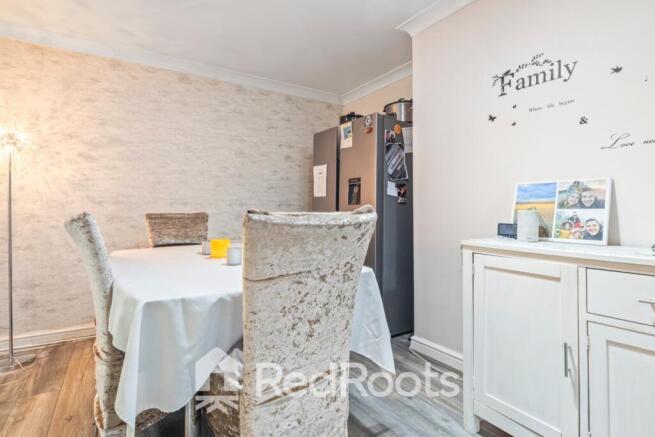3 bed Semi-Detached for sale Image 9