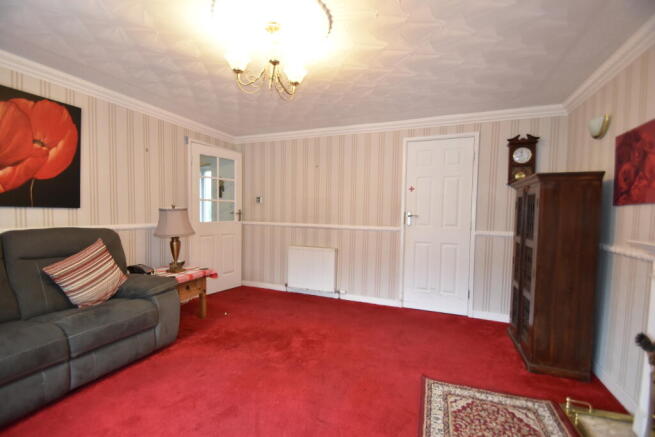 48 Cedric Rise, Dedridge, Livingston, West Lothian photo 4