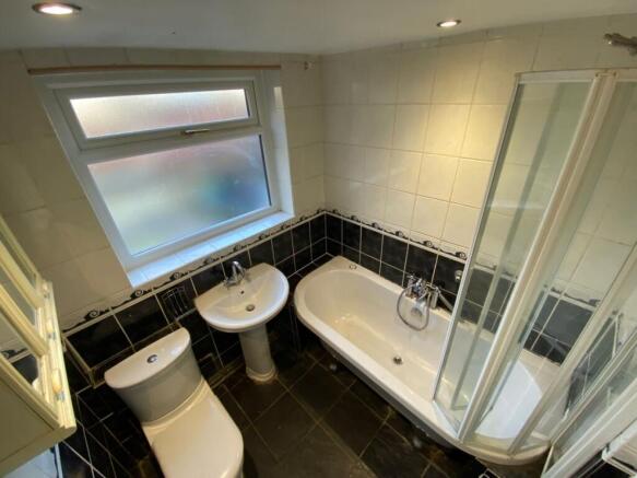 2 bed House to rent Image 6
