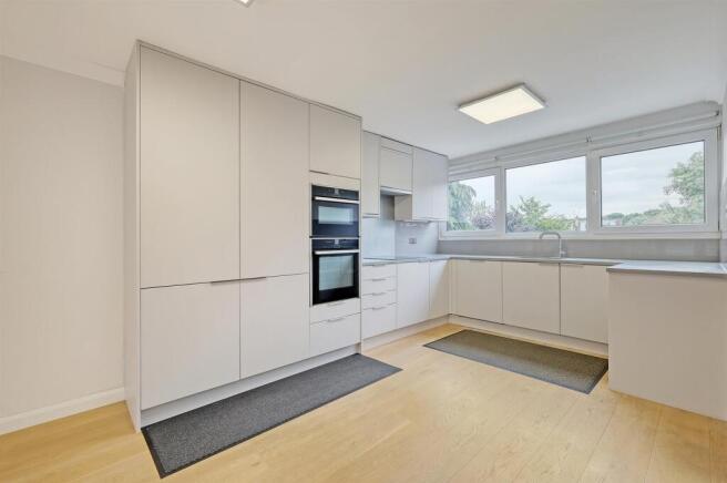 KITCHEN 3.jpg