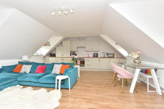 Kitchen/ Living Area