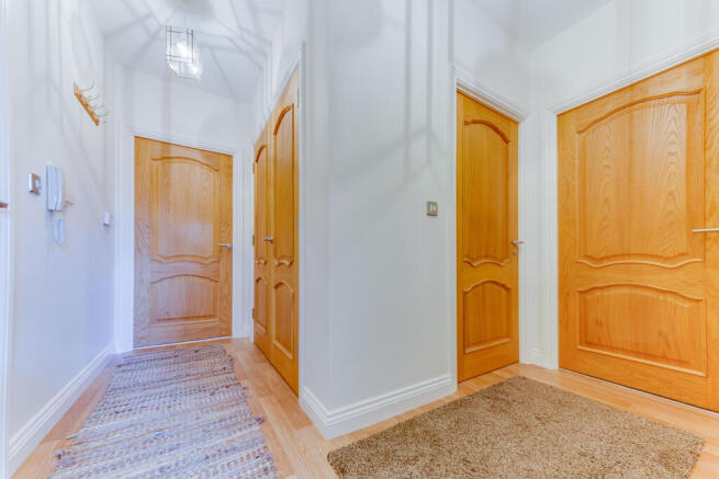 2 bed Apartment for sale Image 5