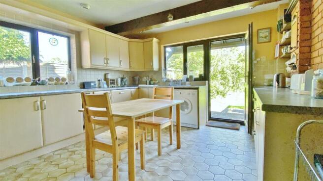 Kitchen/Breakfast Room