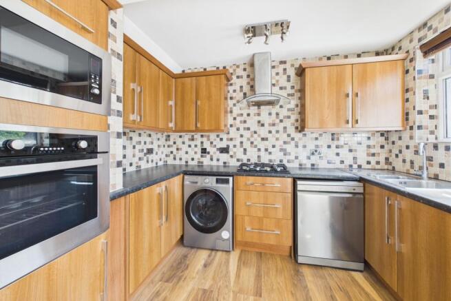 3 bed Semi-Detached for sale Image 6