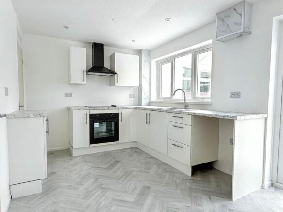 3 bed Link Detached House for sale Image 7