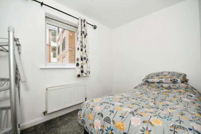 2 bed Flat for sale Image 5