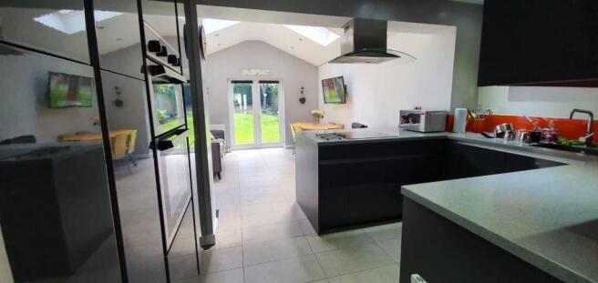 OPEN PLAN KITCHEN
