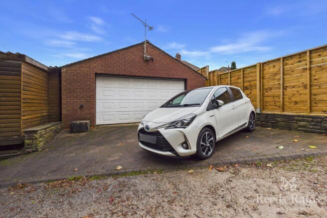 DOUBLE GARAGE