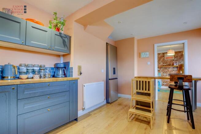 4 bed Semi-Detached for sale Image 7