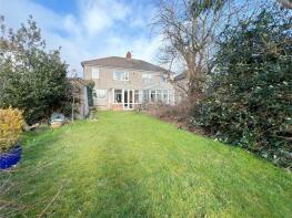 135, Goldington Avenue, Oakes, Huddersfield HD3 3QD