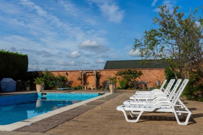 Swimming Pool 2.jpg