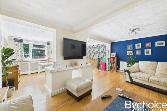 CAM05454G0-PR0032-STILL012