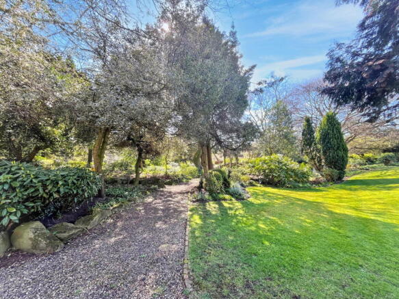 2 bed Apartment for sale Image 9