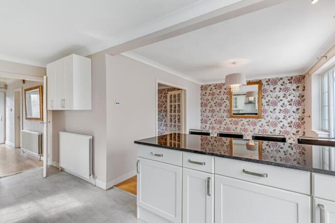 4 bed Detached for sale Image 4