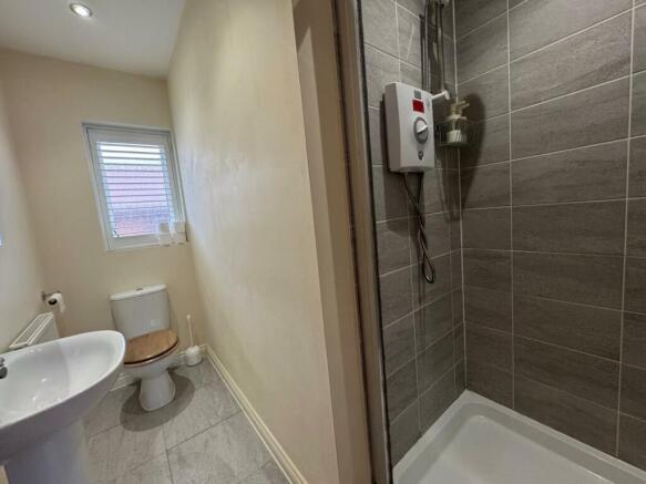 ensuite.jpg