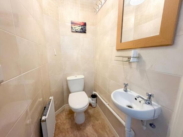 3 bed Semi-Detached to rent Image 5