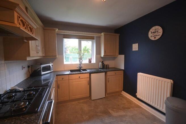 FITTED KITCHEN