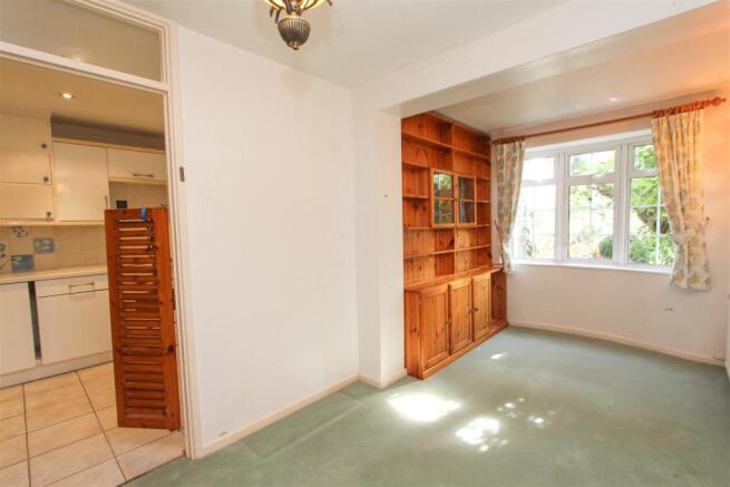 DINING ROOM.jpg