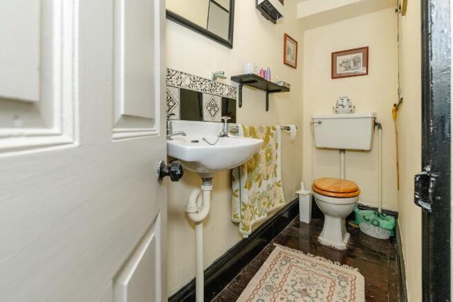 4 bed Terraced for sale Image 8