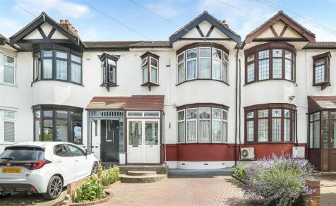 Bergholt Avenue, Ilford