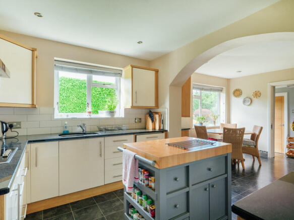Kitchen / Dining Room