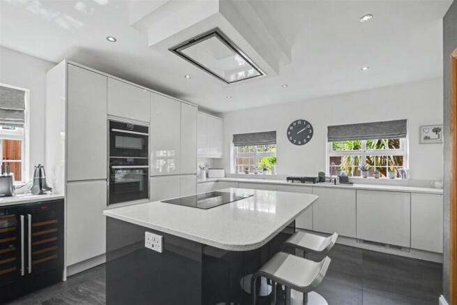 Kitchen_4.jpeg