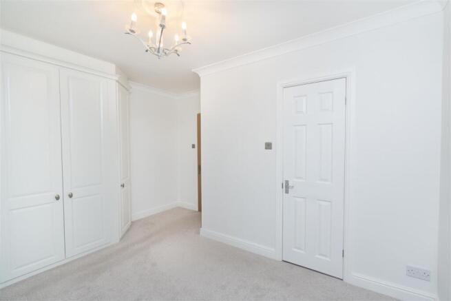 4 bed Detached Bungalow for sale Image 9