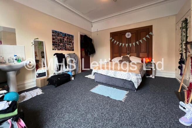 7 bed Terraced to rent Image 9