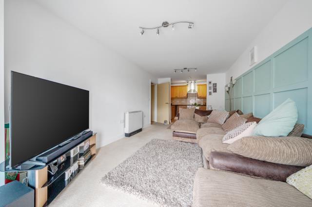Thornhill Close, Carterton photo 2