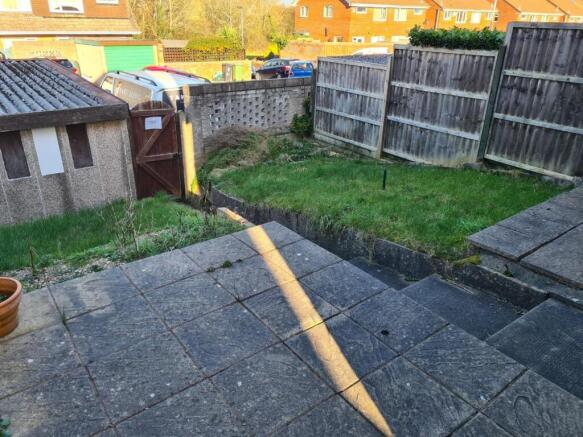 31 Ash Close garden.jpg