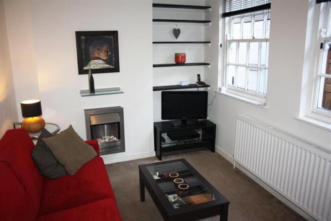 sitting room 2.jpg